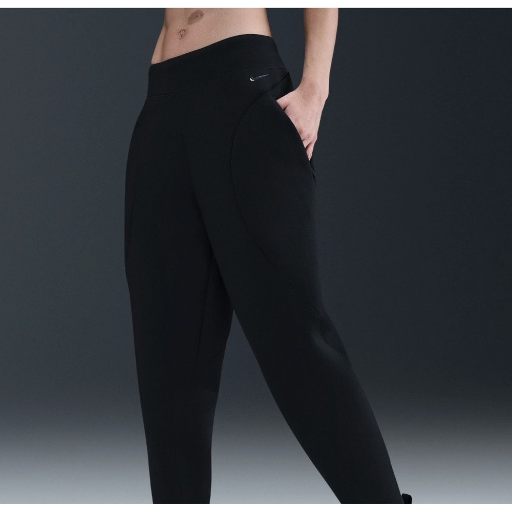 Nike Womens Black Universa Dri Fit Mid Rise Loose 7/8 Pants Medium HV3585-010